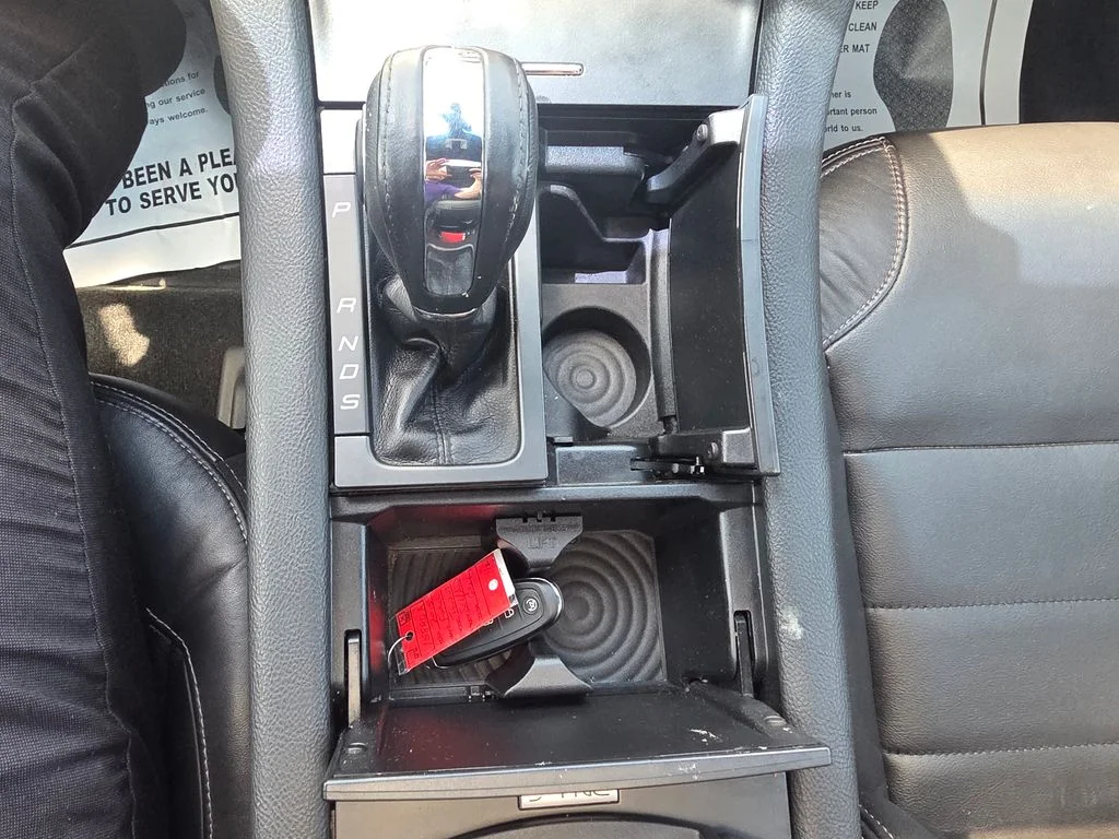 Used 2015 Magnetic Metallic Ford SEL image 15