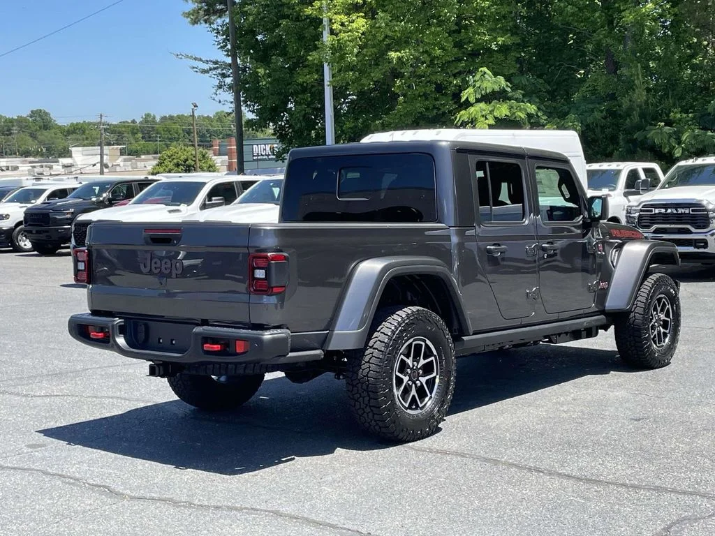 New 2026 Granite Crystal Metallic Clearcoat Jeep Rubicon X image 8