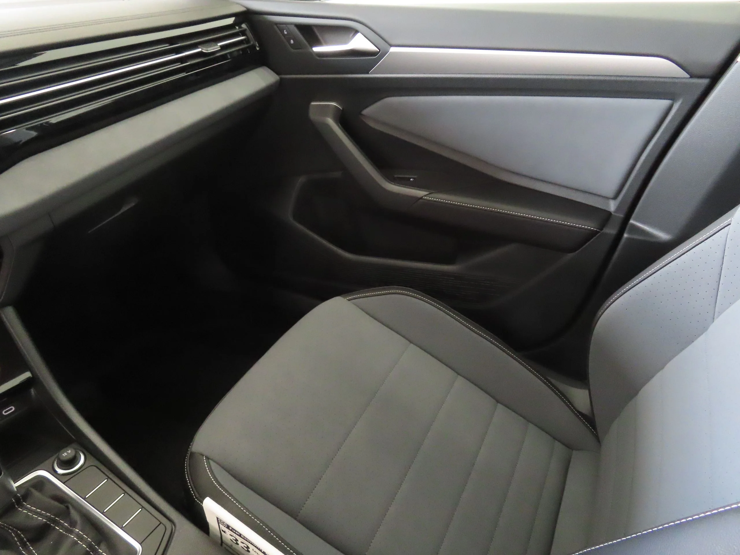 New 2026 Black Volkswagen 1.5T SE image 18