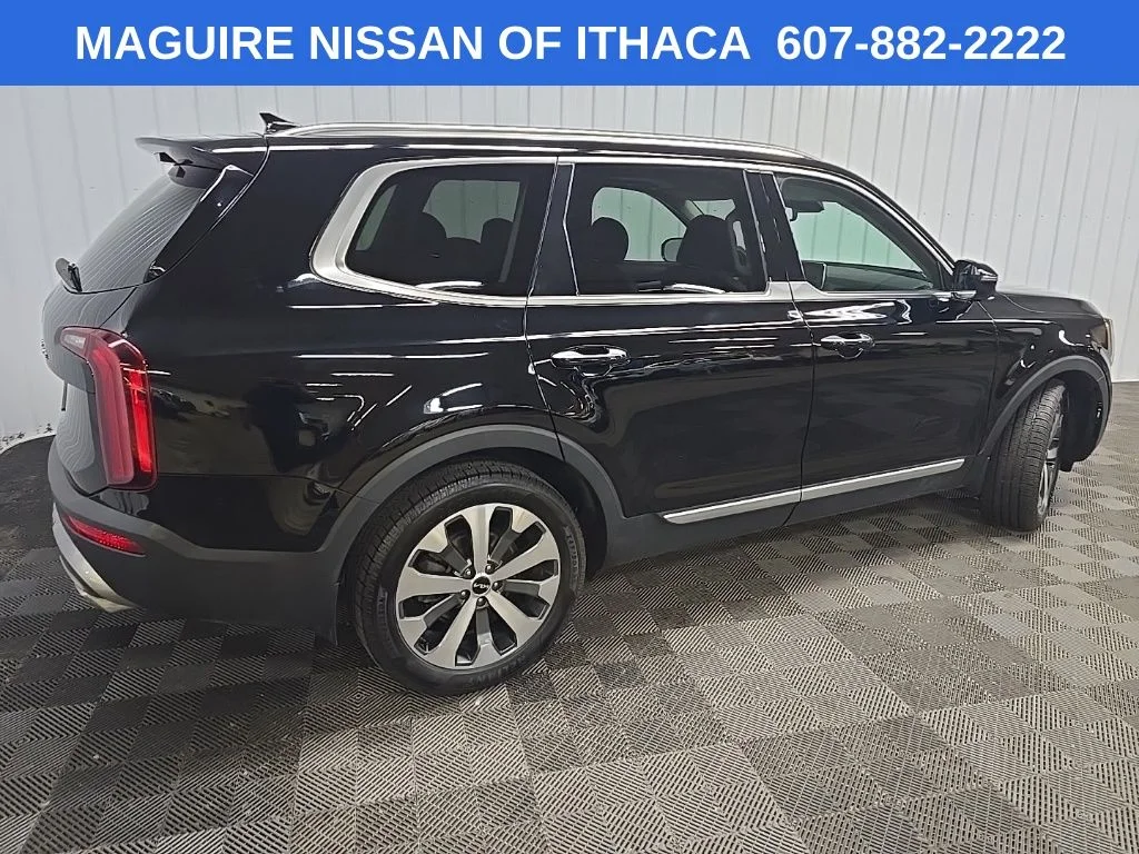 Used 2022  Kia SX image 3