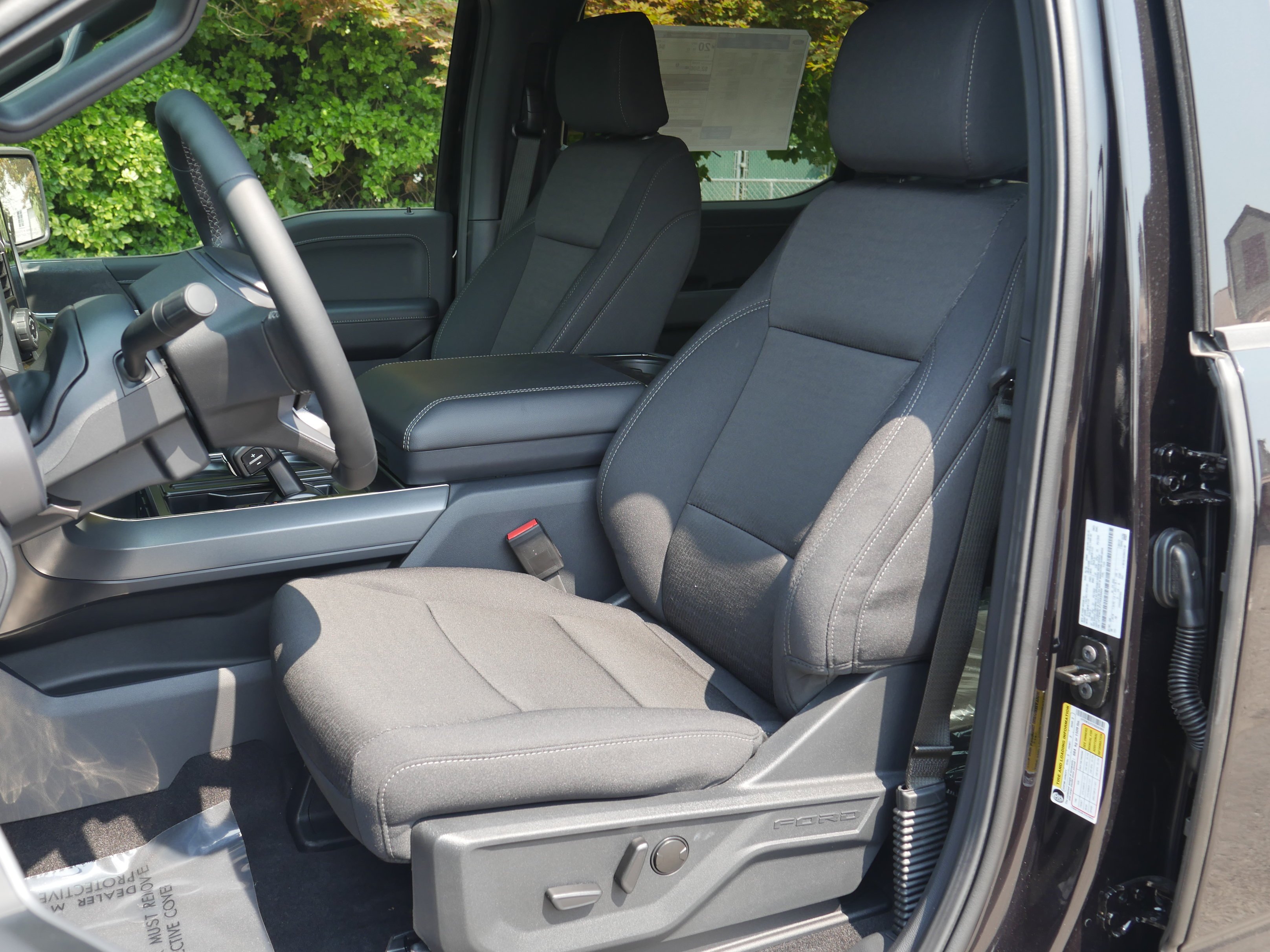 New 2026 Agate Black Metallic Ford XLT image 35