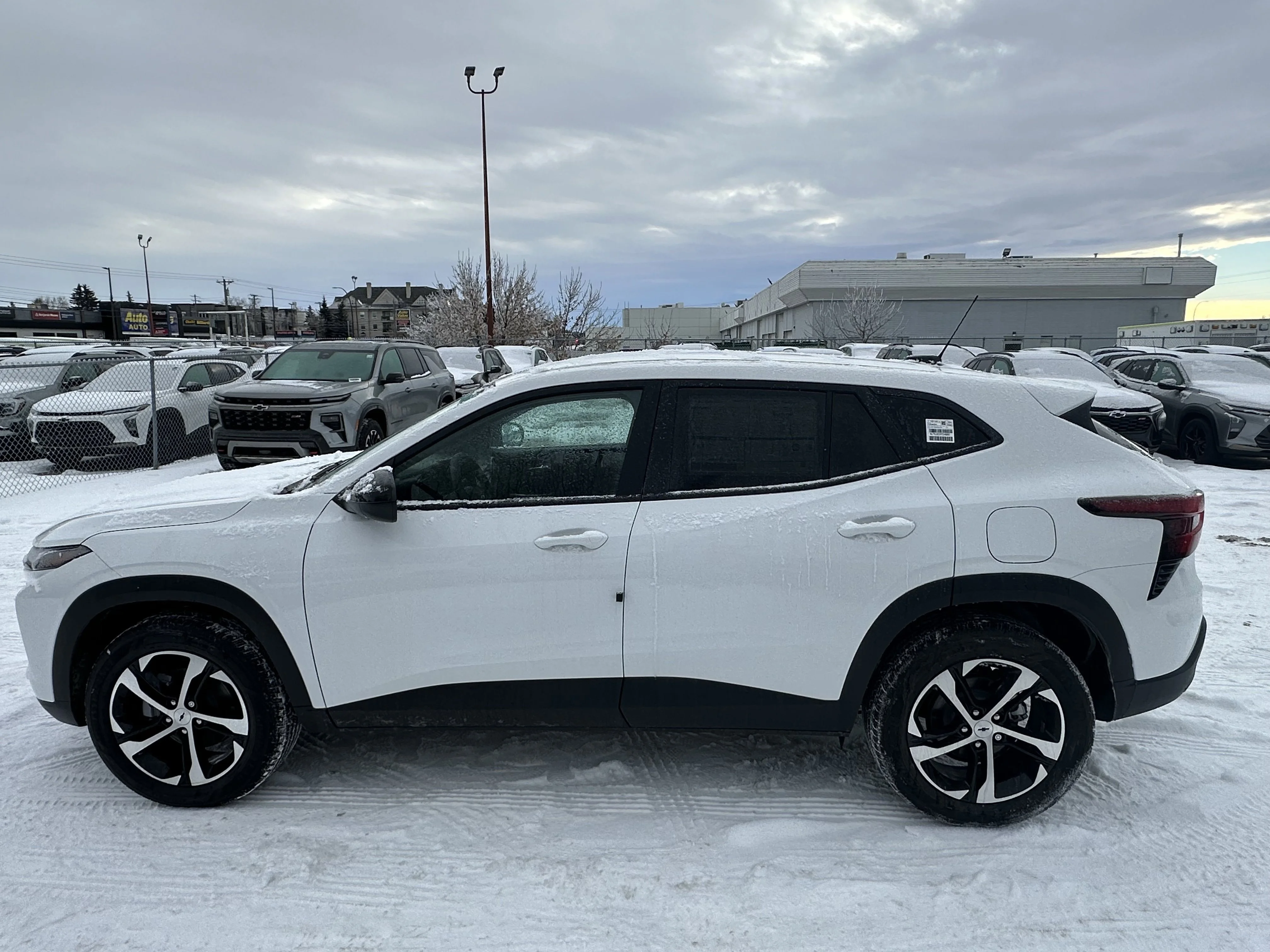 New 2026 Summit White Chevrolet 1RS image 2
