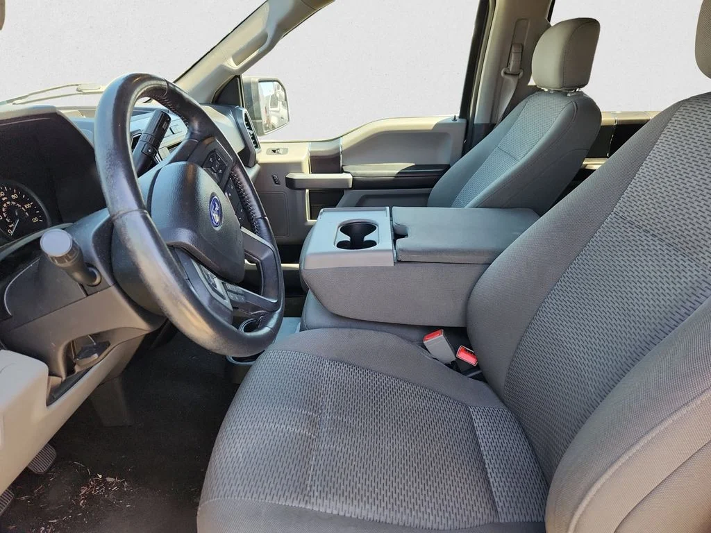 Used 2018 Gray Ford XLT image 4