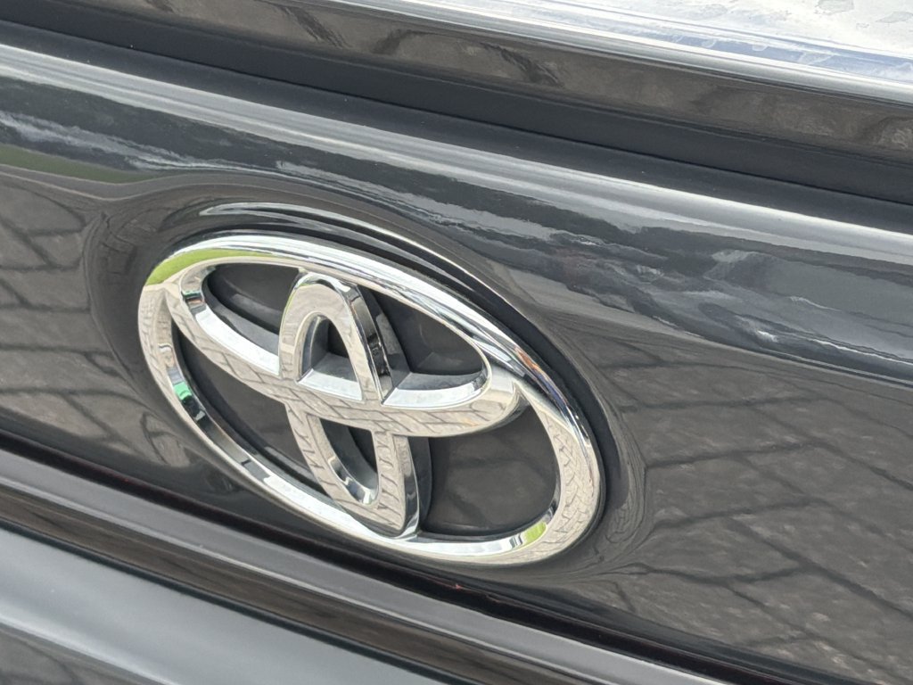 2023 Toyota Corolla SE - Photo 13