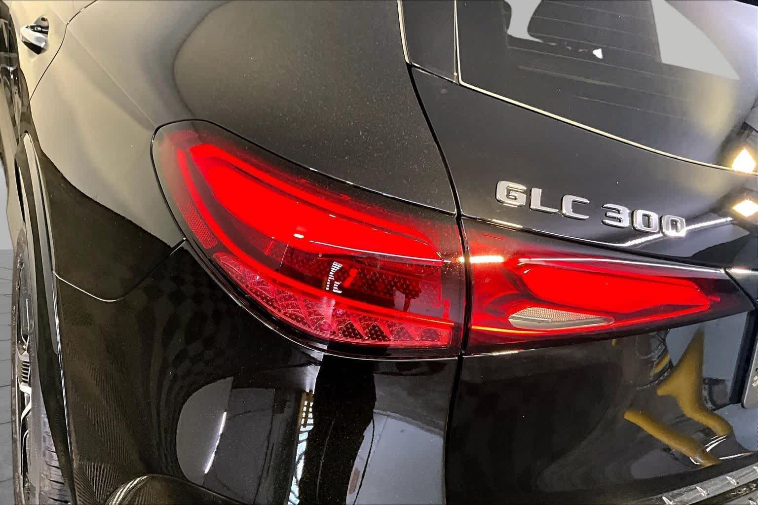 New 2026 Black Mercedes-Benz GLC 300 image 5