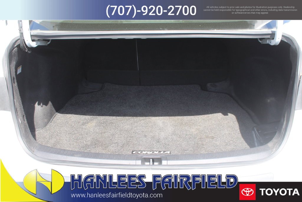 Used 2021 White Toyota LE image 10