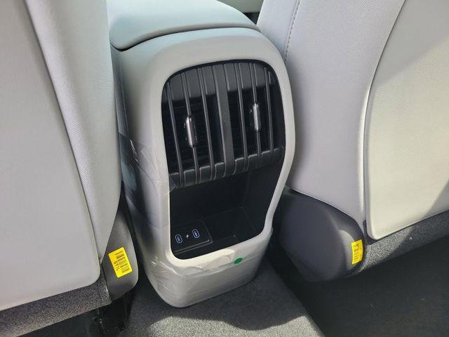 2025 Hyundai Kona SEL Convenience - Photo 48