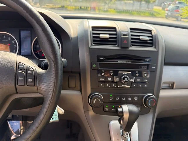 Used 2011 Red Honda SE image 11