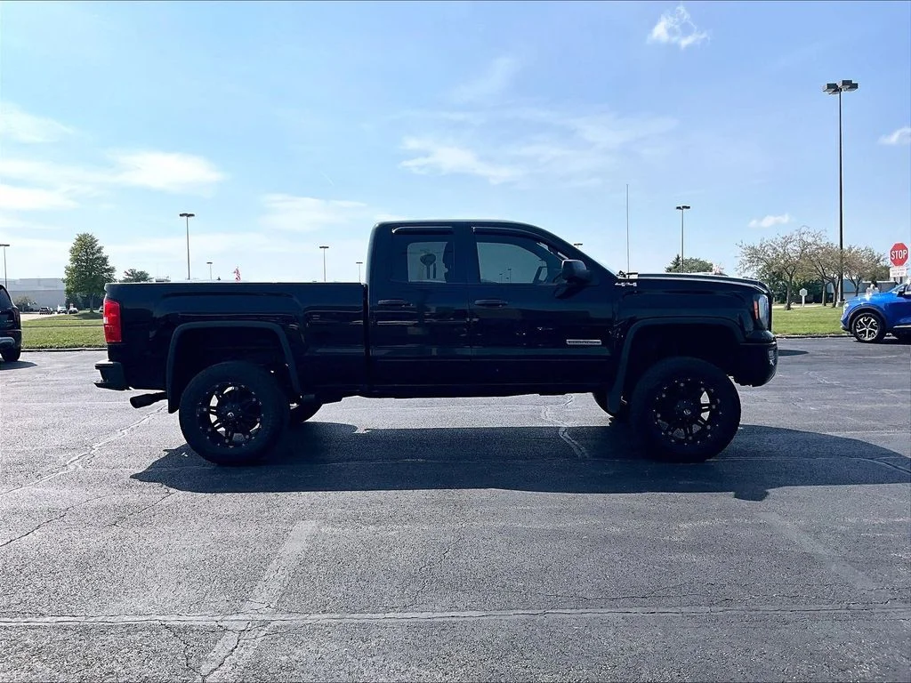 Used 2018 Black GMC Base image 6
