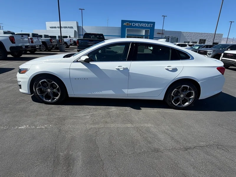 Used 2024 Summit White Chevrolet 1LT image 6