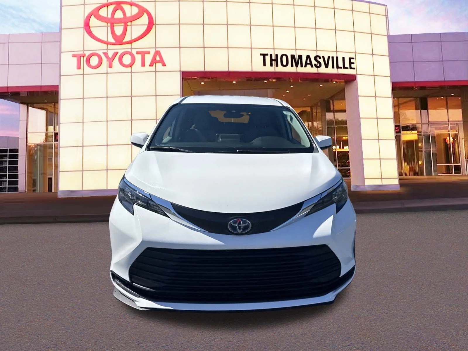 Used 2024  Toyota  image 2