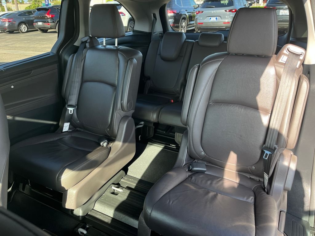 Used 2019 Silver Honda EX-L image 26