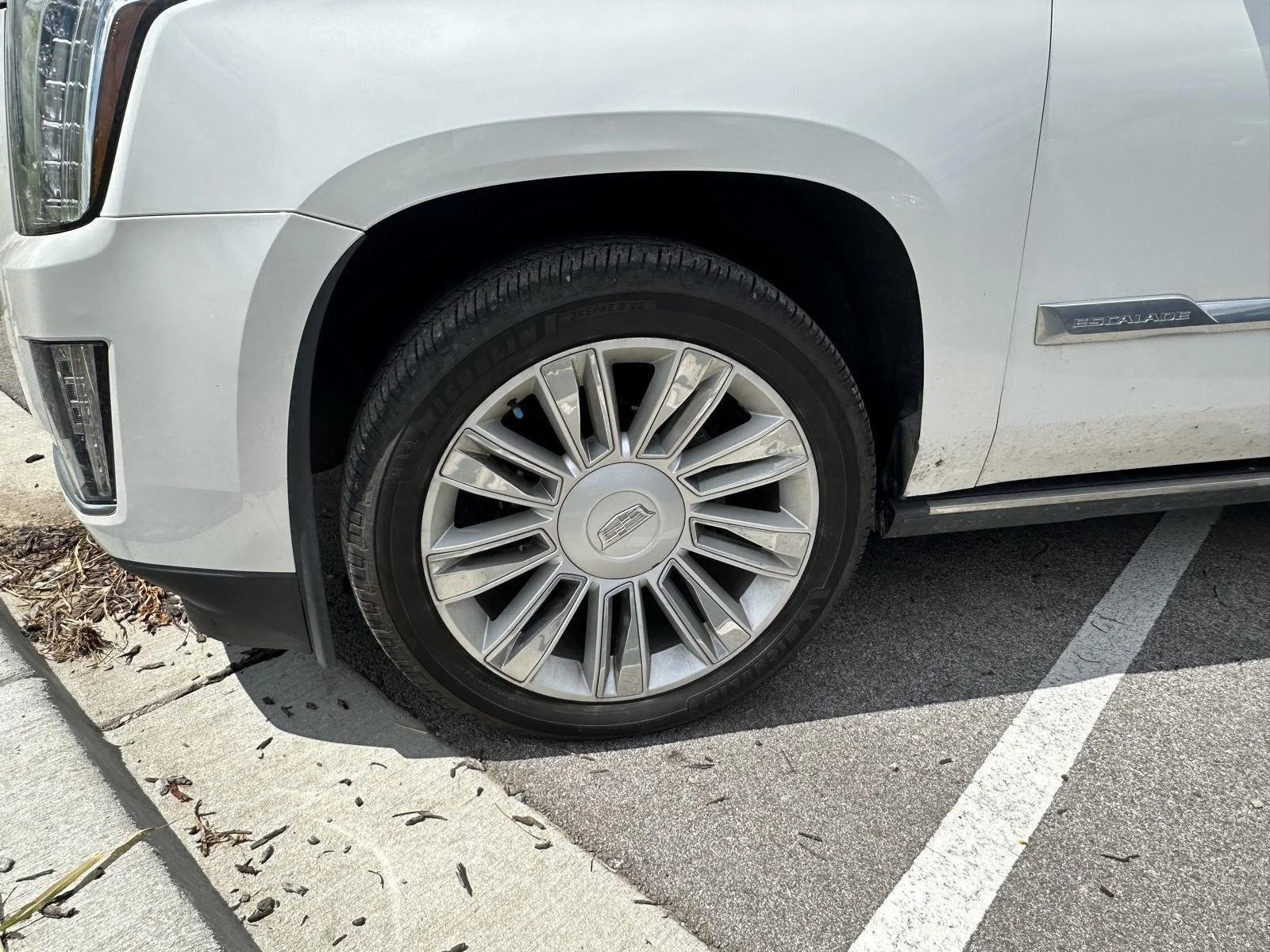Used 2016 Crystal White Tricoat Cadillac Platinum image 6