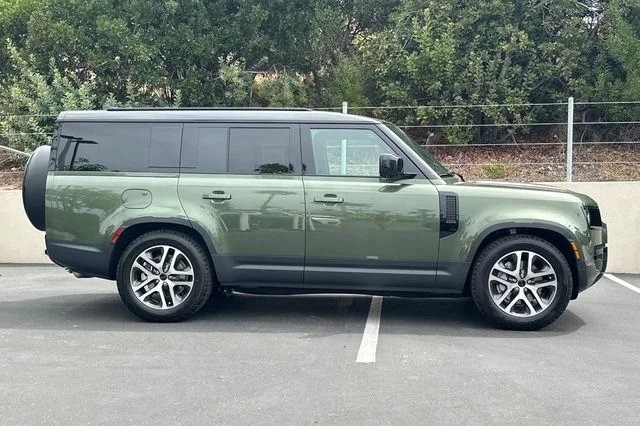 New 2026 Woolstone Green Land Rover S image 6