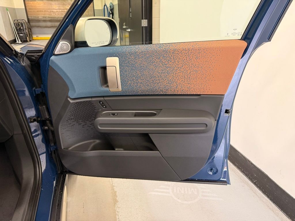Used 2026 Indigo Sunset Blue Metallic MINI  image 27