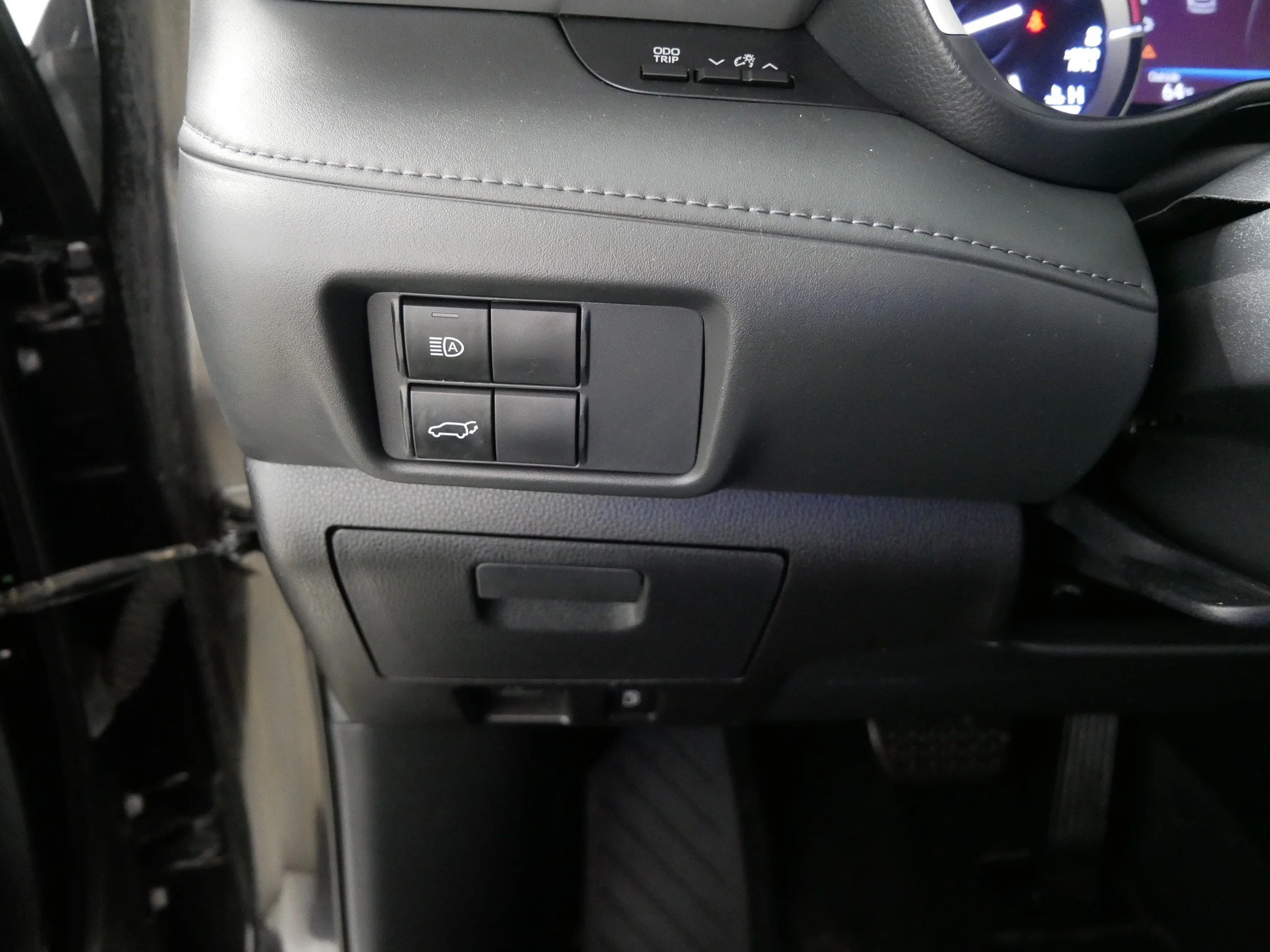 Used 2020 Opulent Amber Toyota XLE image 26