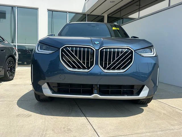 New 2026 Arctic Race Blue metallic BMW 30 xDrive image 2