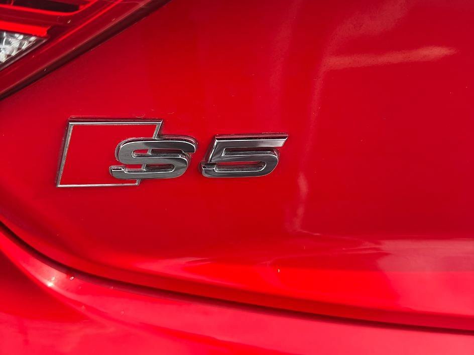 Used 2011 Brilliant Red Audi Prestige image 9
