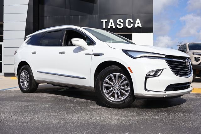 2023 Buick Enclave Essence's photo