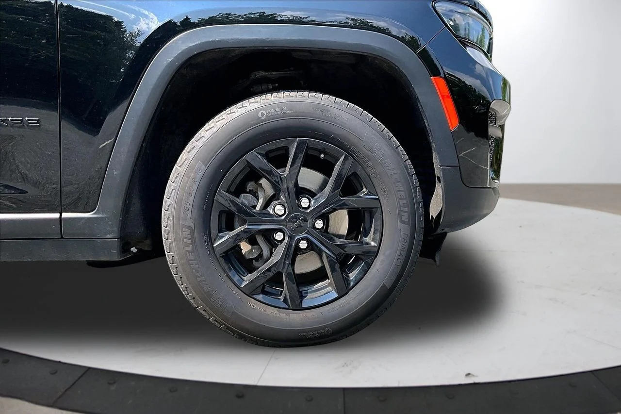 Certified Used 2024 Black Jeep Altitude X image 34