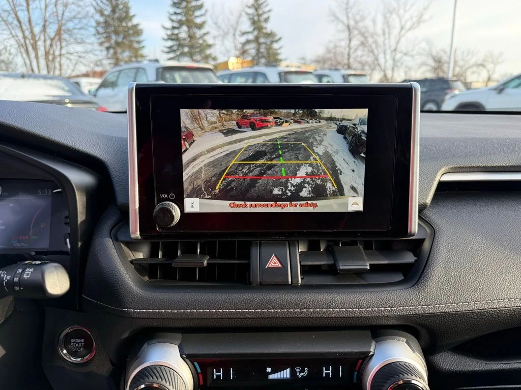 2023 Toyota RAV4 XLE - Photo 17