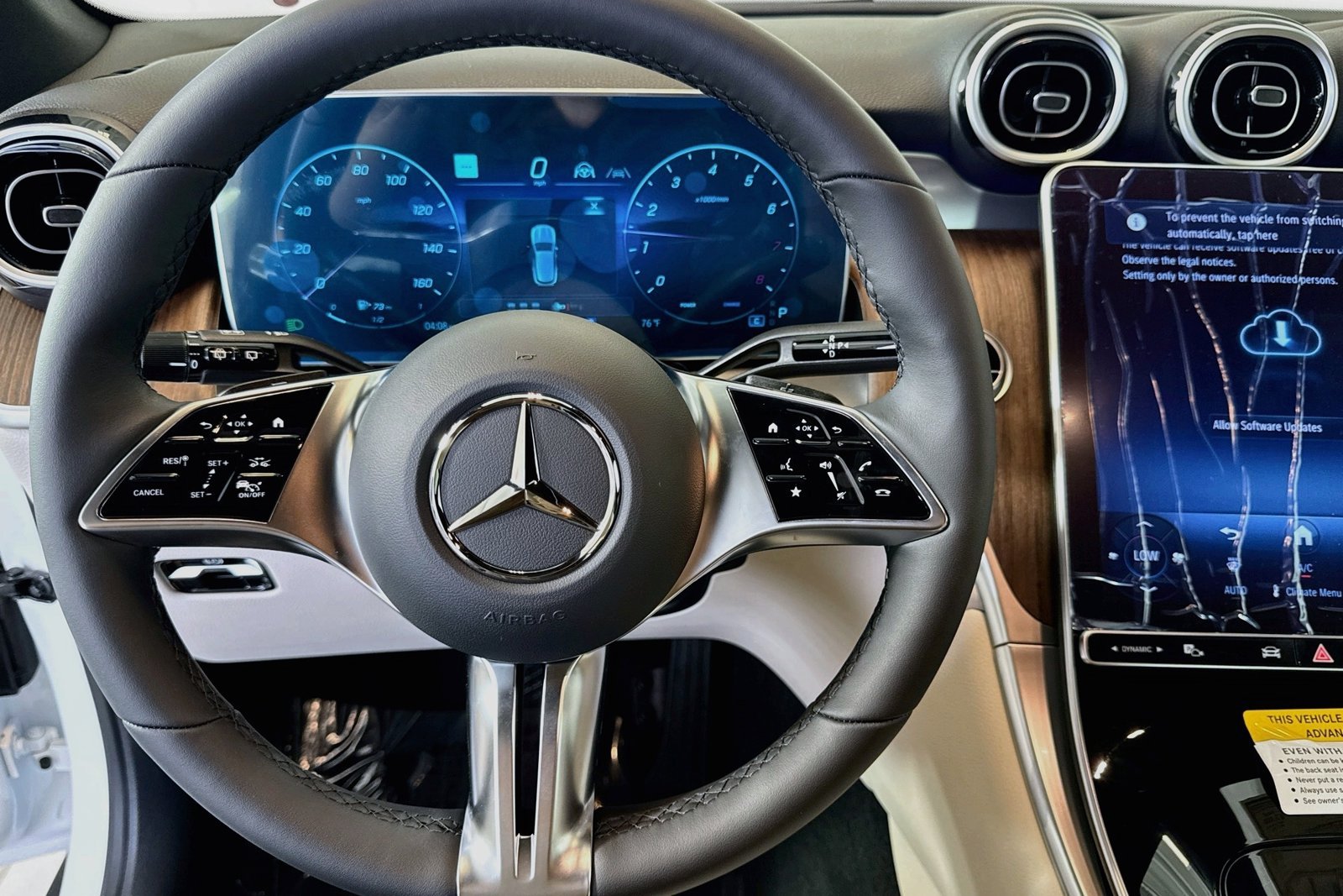 New 2026 Polar White Mercedes-Benz GLC 300 image 11