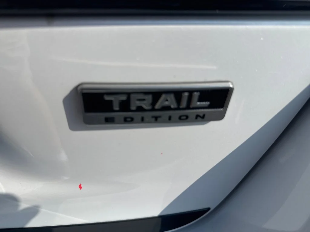 Used 2024 White Diamond Mitsubishi 2.0 SE image 29