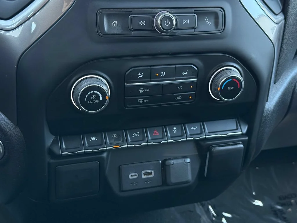 Used 2023 SUMMIT WHITE Chevrolet Custom image 27