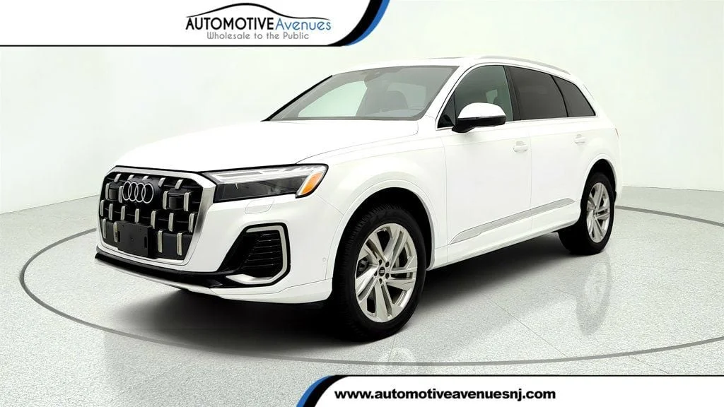 2025 Audi Q7 55 Premium Plus quattro Tiptronic's photo
