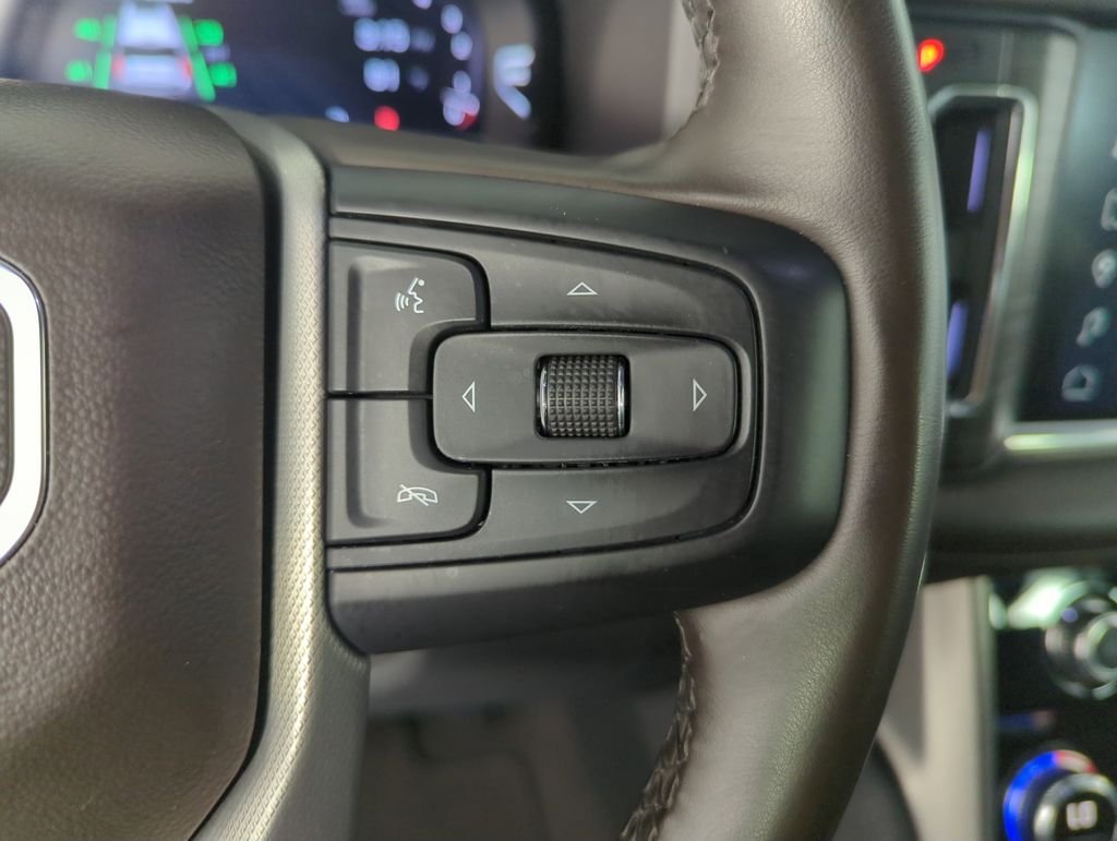 Used 2023 White GMC Denali image 22