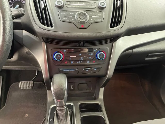 Used 2018 Gray Ford SE image 21