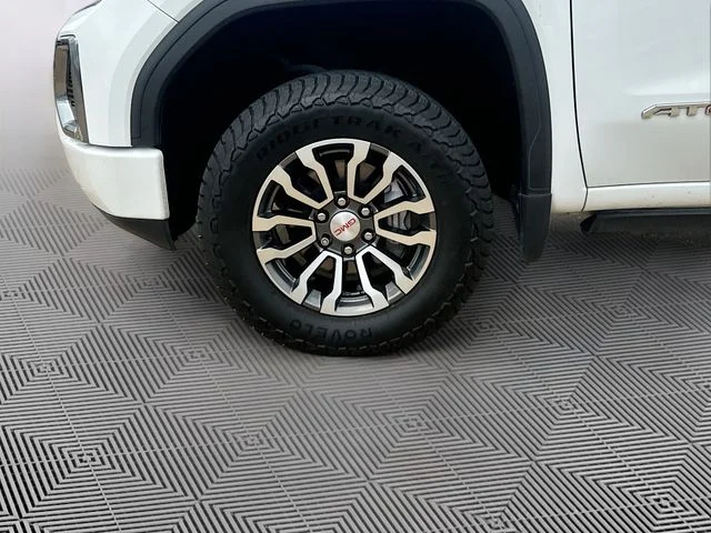 Used 2021 White GMC AT4 image 35