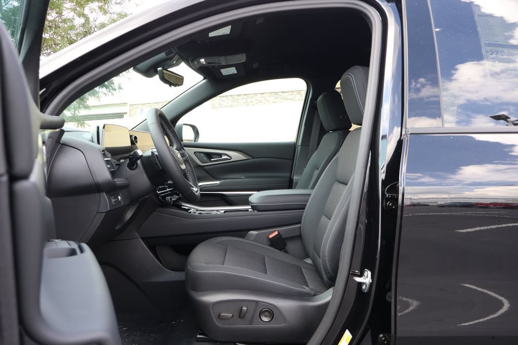 2027 Chevrolet Traverse LT - Photo 14