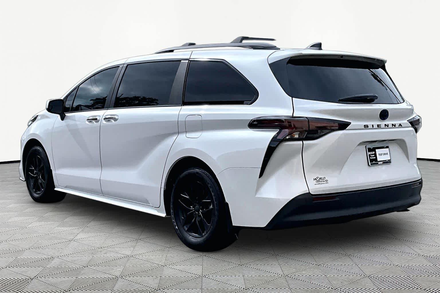 Used 2025 Wind Chill Pearl Toyota XLE image 12