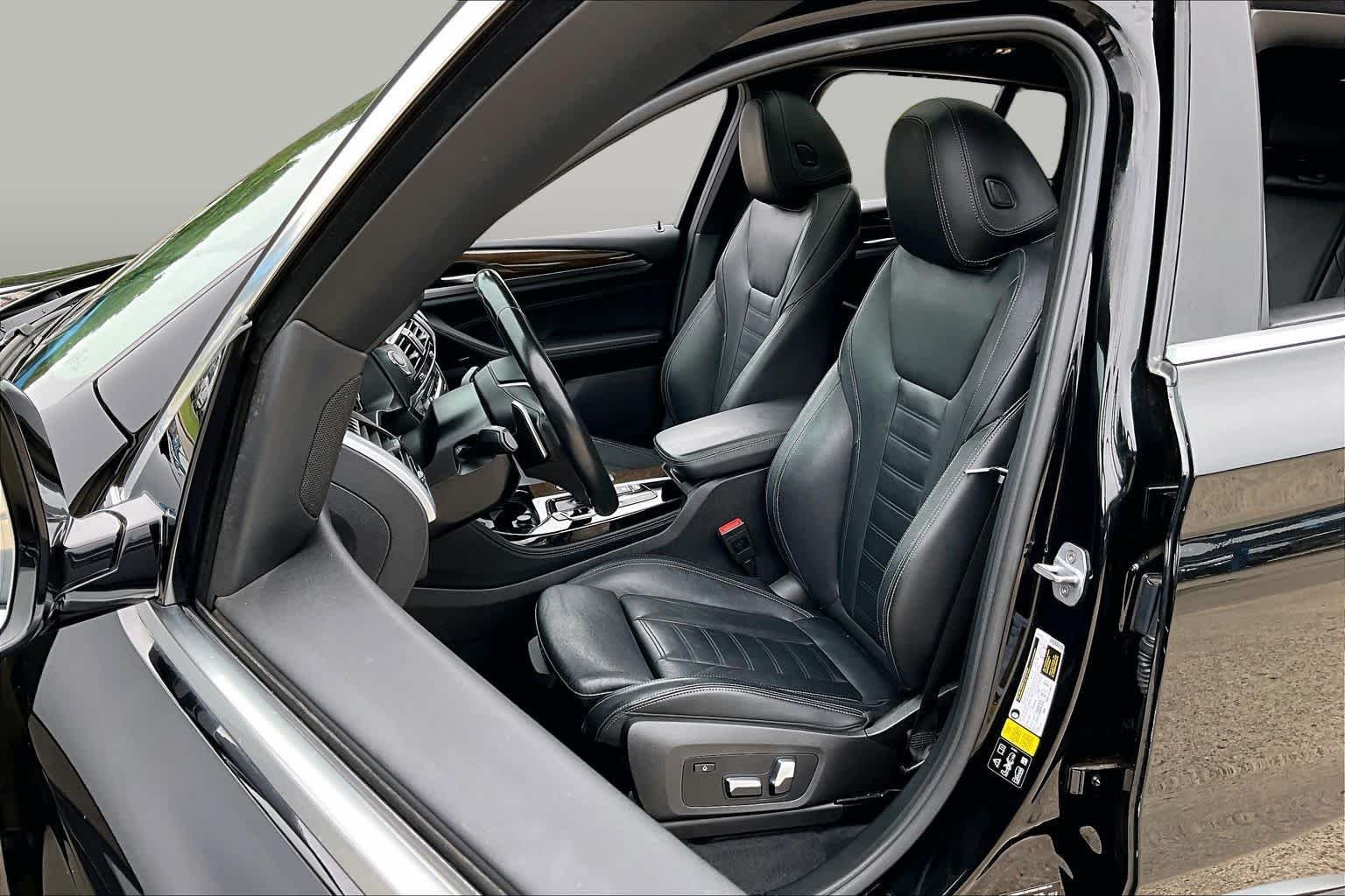 Used 2019 Jet Black BMW xDrive30i image 8