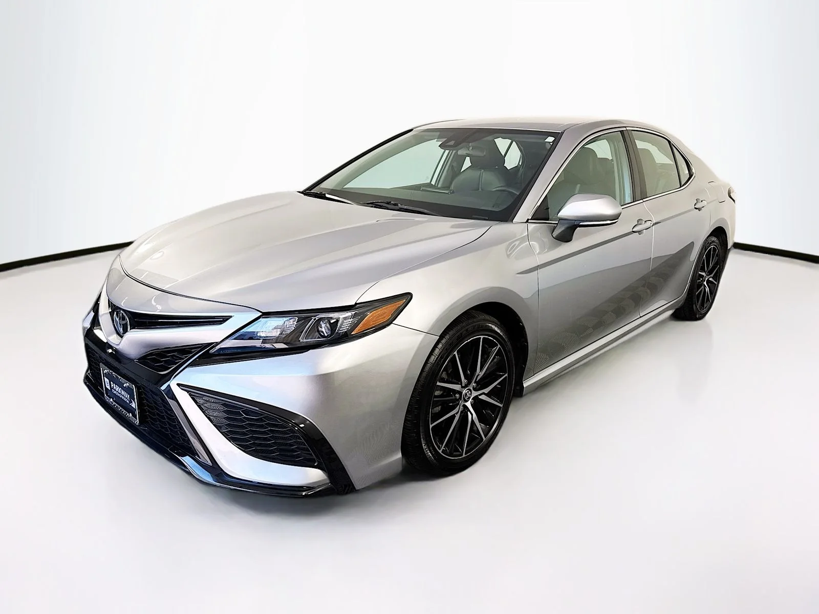 Certified Used 2022 Silver Toyota SE image 3