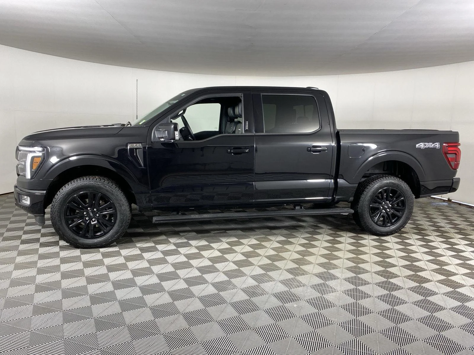 Used 2024 Agate Black Ford Platinum image 11