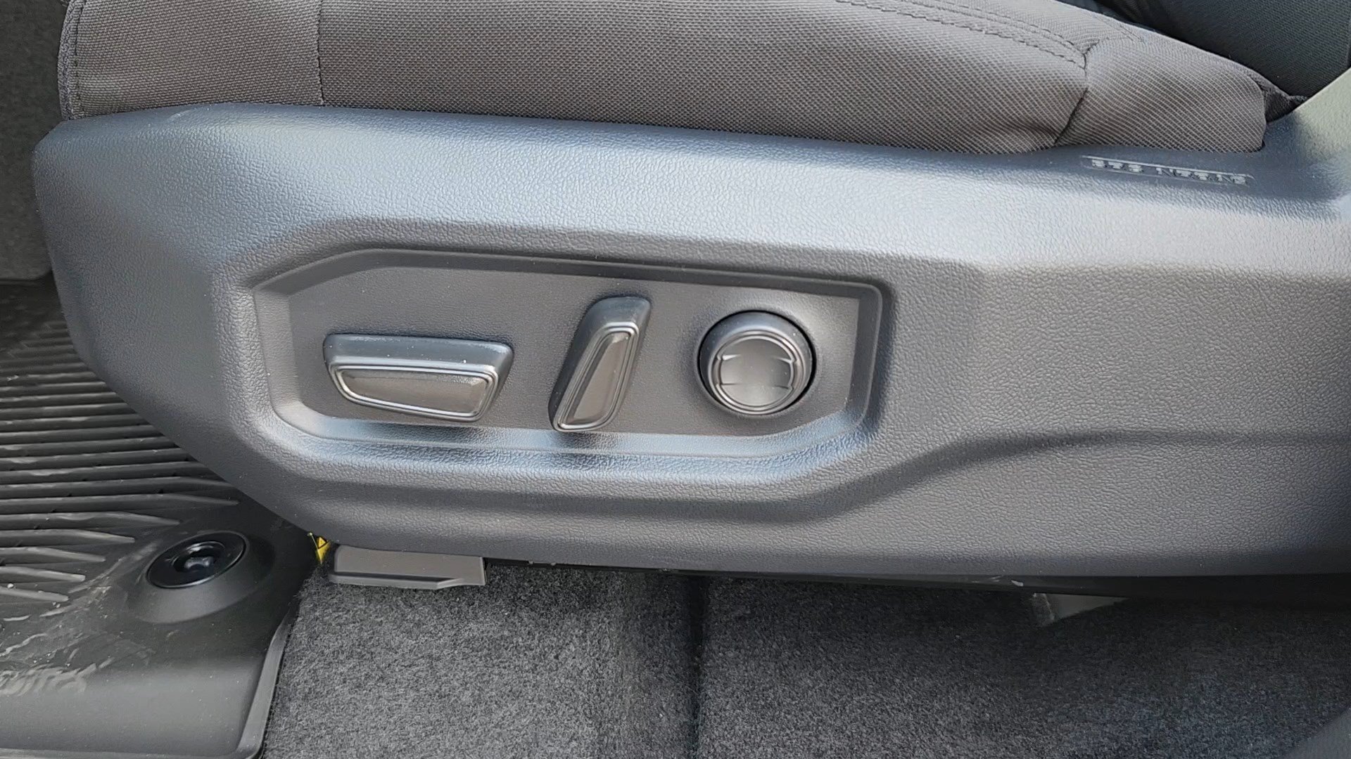 2026 Toyota Tundra SR5 - Photo 8