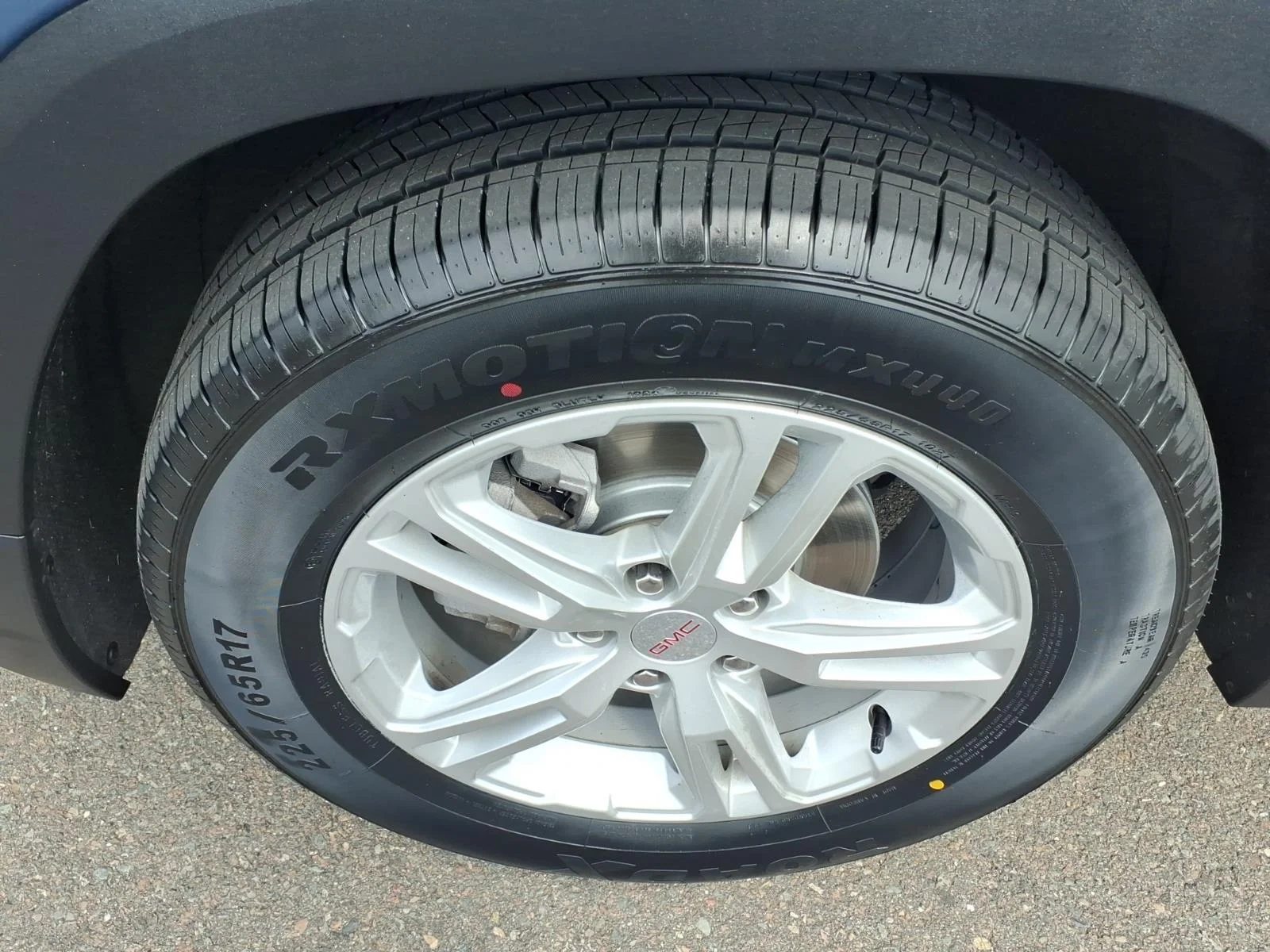 Used 2024 Downpour Metallic GMC SLE image 9