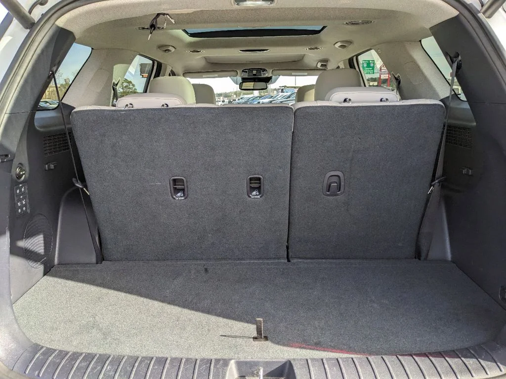 Used 2022 White Hyundai Limited AWD image 19