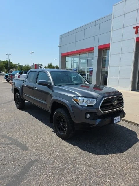 Used 2019 Gray Toyota SR5 image 7