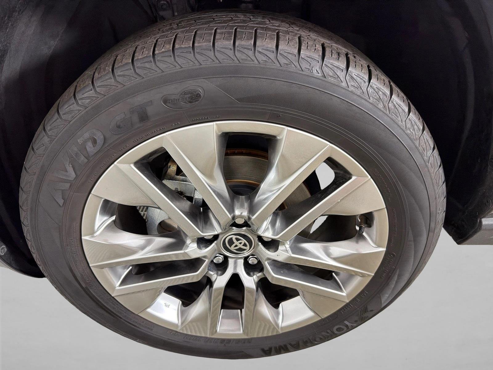 Certified Used 2025  Toyota XLE Premium image 12
