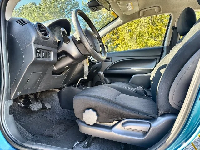 Used 2024  Mitsubishi  image 12