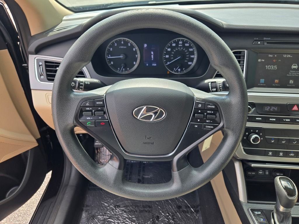 Used 2017 Phantom Black Hyundai SE image 30