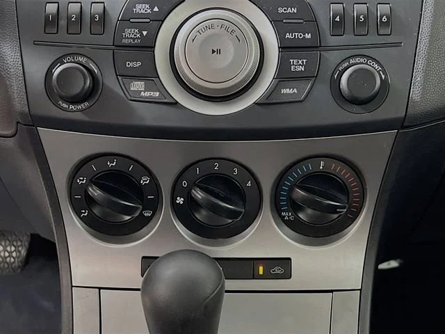 Used 2011 Crystal White Pearl Mica Mazda i Touring image 23