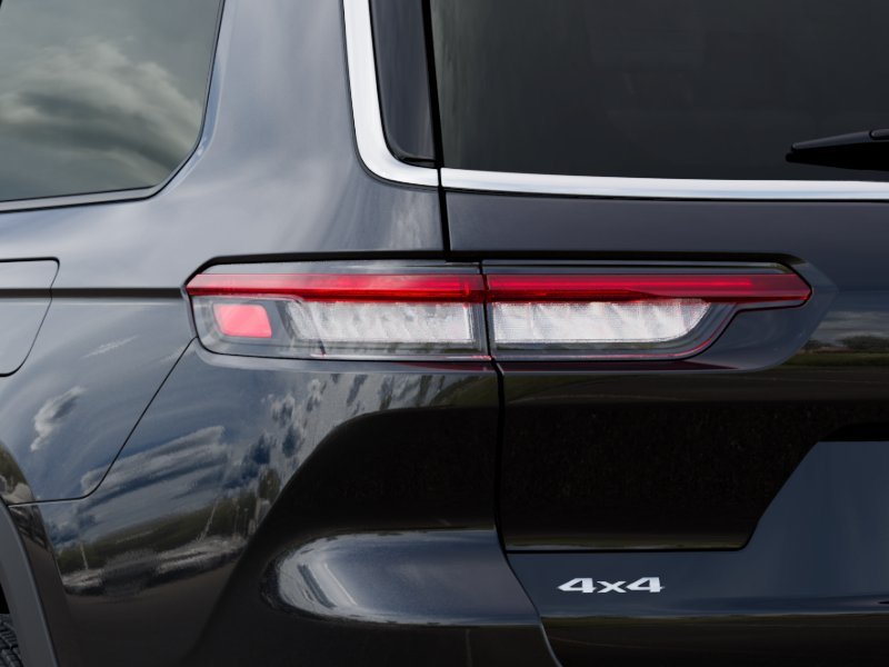 New 2025 Diamond Black Crystal Pearl-Coat Exterior Paint Jeep Limited image 33