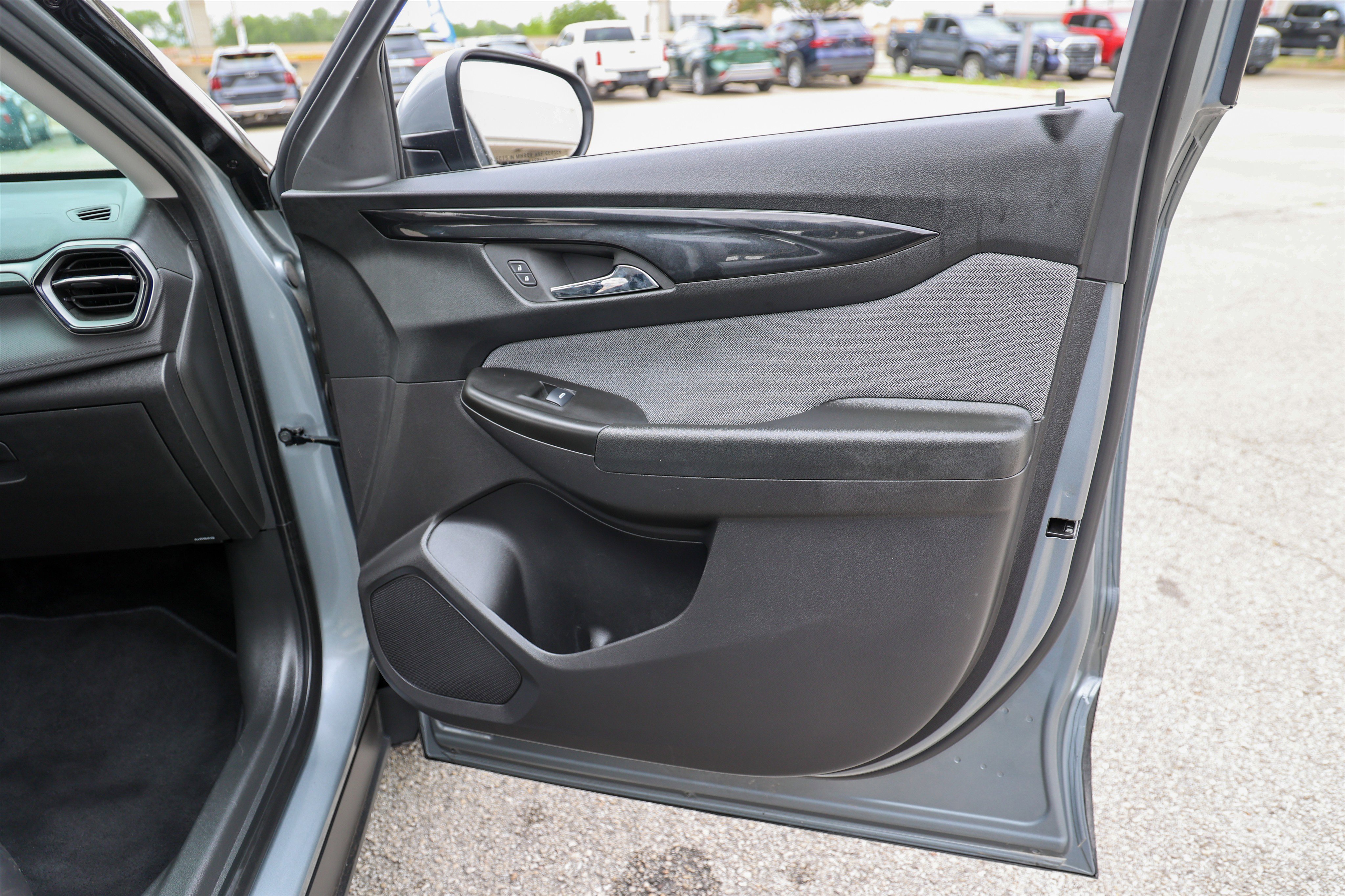 Used 2025 Sterling Gray Metallic Chevrolet LT image 39
