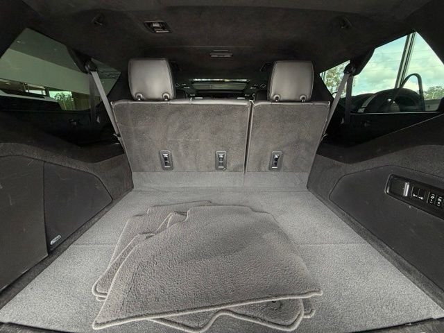 Used 2023 White Cadillac Premium Luxury Platinum image 33