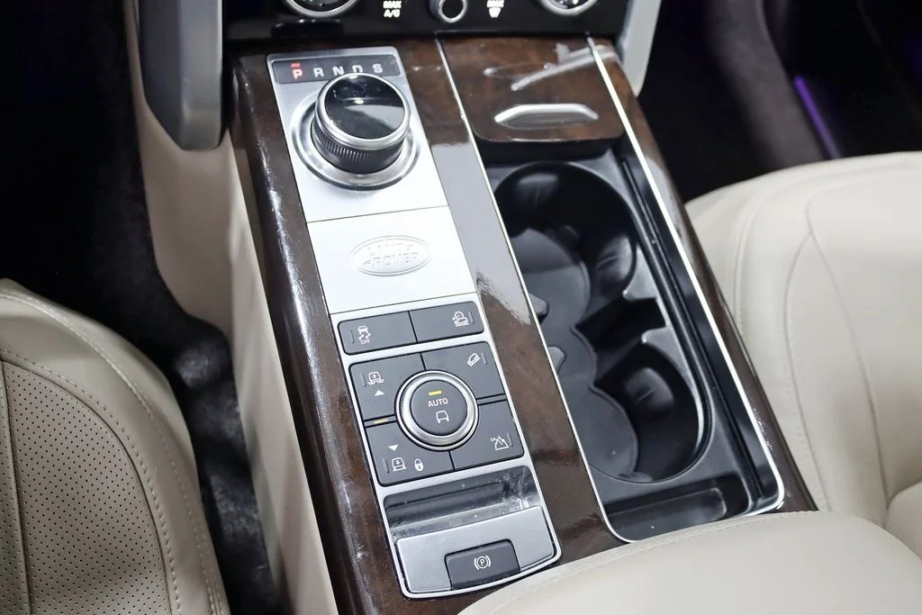 Used 2021 White Land Rover Westminster image 27