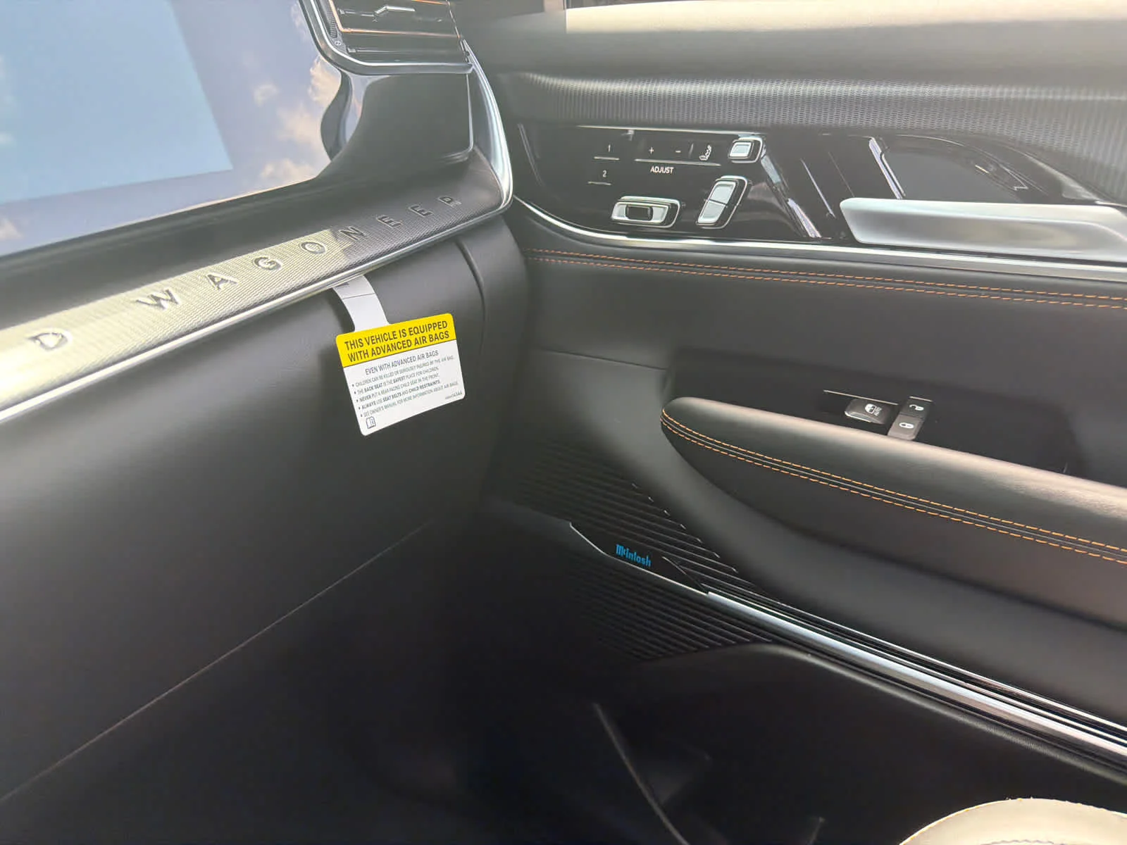 New 2026 Bright White Clearcoat Jeep Summit Reserve image 34
